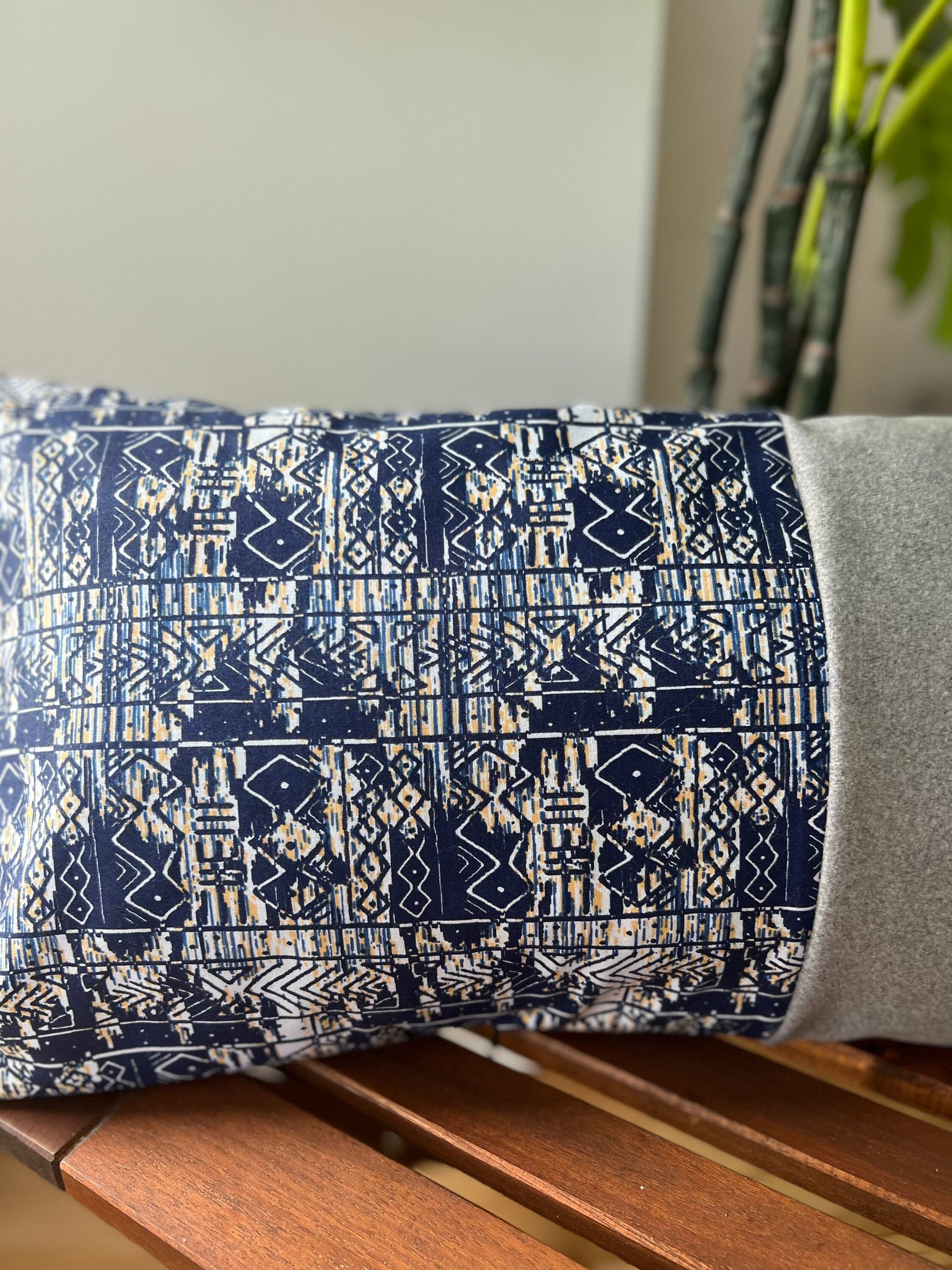 Cashmere&wax fabric - Modern design throw pillow (Édem fabric) rectangle - African print